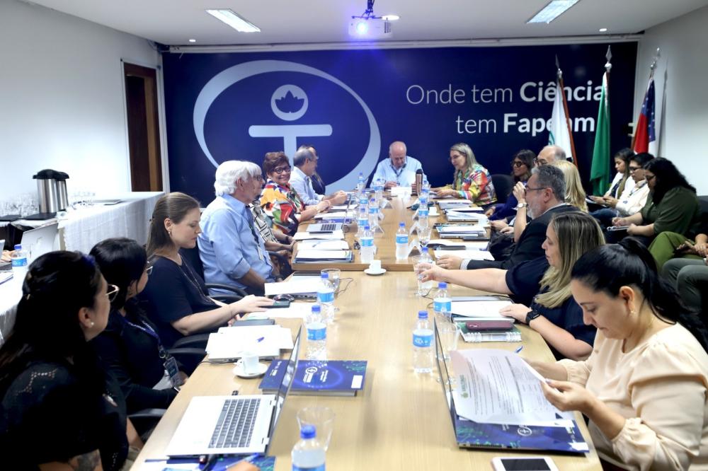 Novos membros do Conselho Superior da Fapeam são empossados para biênio 2024-2026
