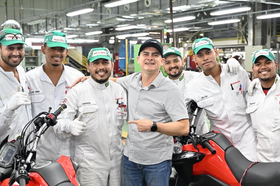 David Almeida reafirma compromisso com a Zona Franca de Manaus durante visita à Moto Honda
