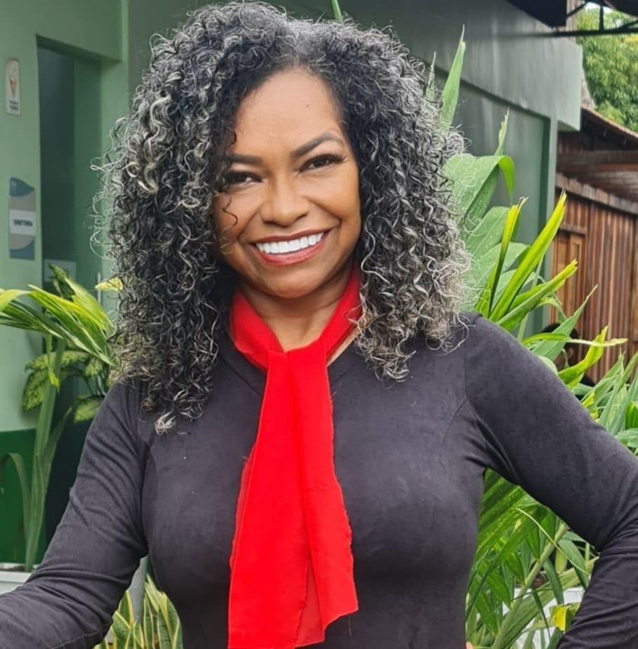 Morre radialista e servidora pública da UEA em Parintins Vandineth Pires