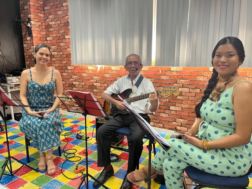 Teatro Gebes Medeiros recebe espetáculo Saber Selvagem, de Adelson Santos, neste domingo