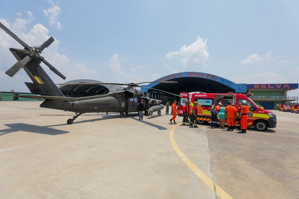 Governo do Amazonas atua em resgate de paciente durante operação estiagem