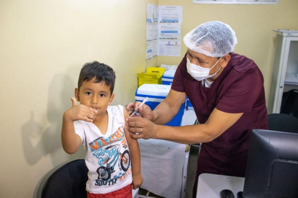 Vacina contra a Covid-19 volta a estar disponível na rede municipal, após recebimento de doses do MS