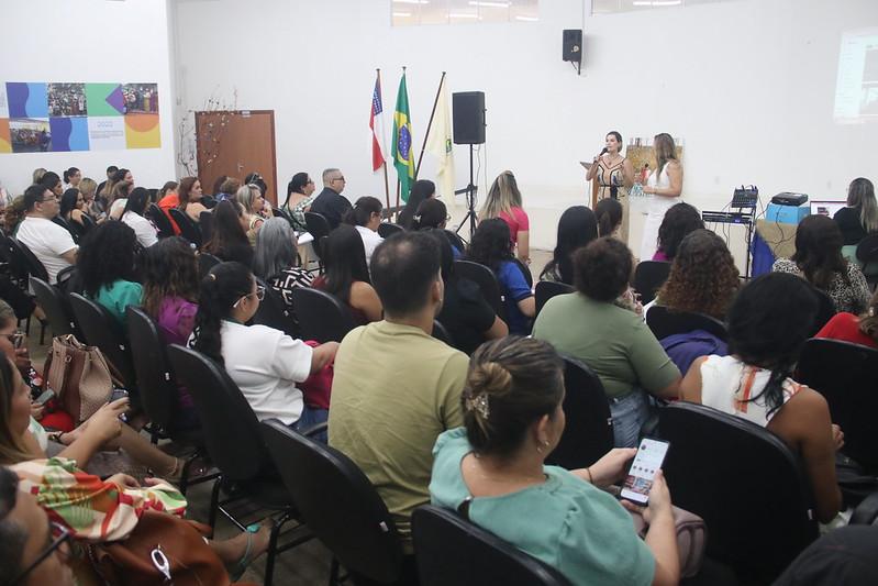 Prefeitura de Manaus realiza reunião de alinhamento com profissionais da Educação Especial