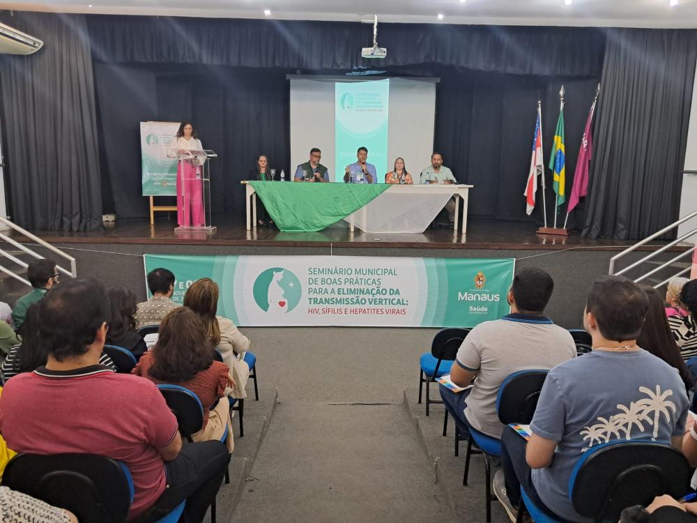 Profissionais de saúde participam de seminário sobre transmissão vertical do HIV, sífilis e Hepatites Virais da prefeitura