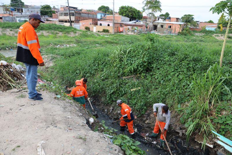 Operação da prefeitura intensifica serviços de limpeza e desobstrução nos bairros da capital