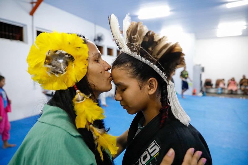 'É muito importante para os atletas de baixa renda e muito gratificante', diz mãe de adolescente beneficiada com o Bolsa Esporte Estadual