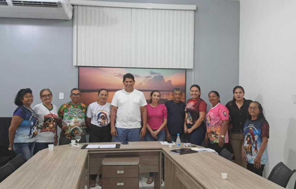 Prefeito Bi Garcia reúne com representantes das pastorinhas para alinhar detalhes do festival