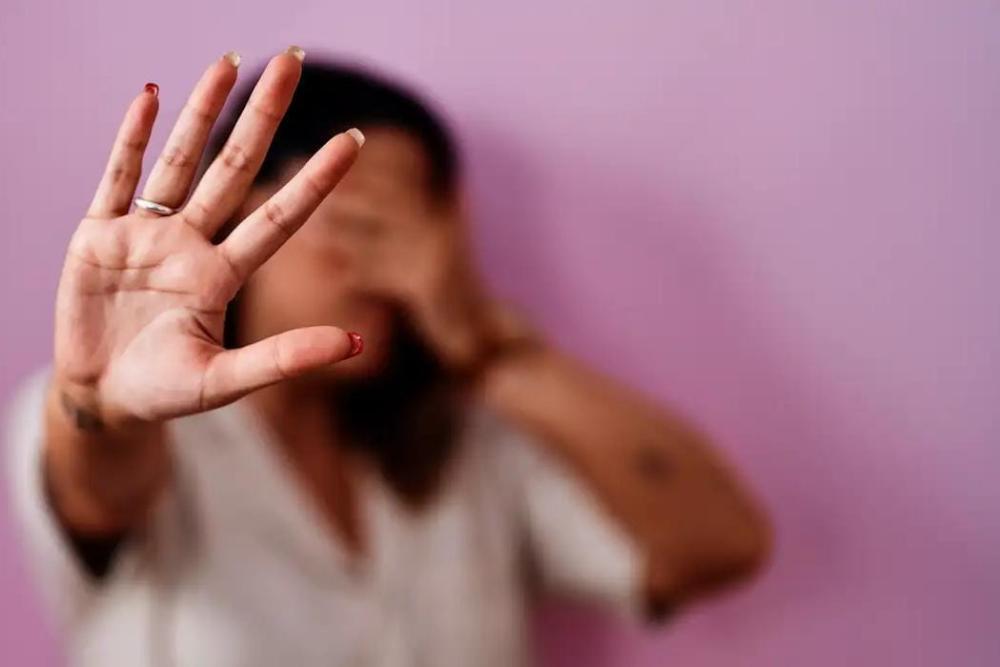 Violência contra mulher negra: maioria dos casos começa na juventude