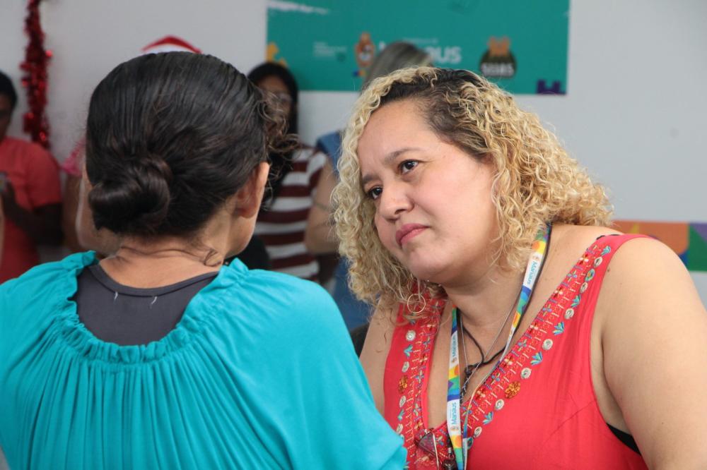 Prefeitura de Manaus promove confraternização natalina para famílias atendidas por Creas na zona Leste