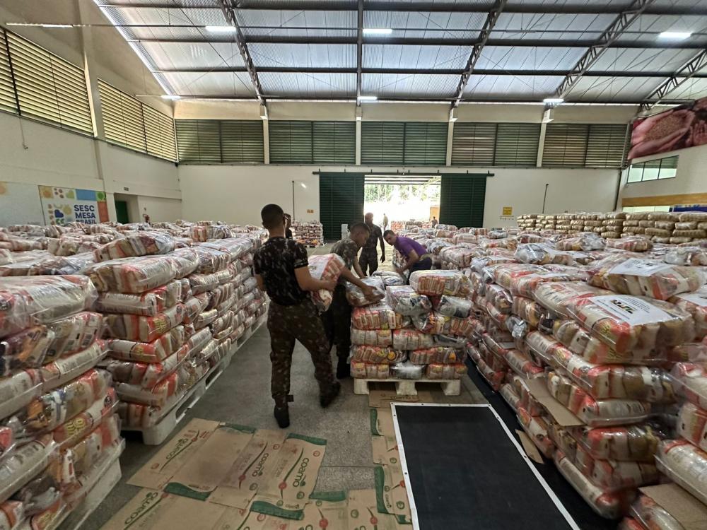 Governo do Amazonas envia mais de 37 toneladas de alimentos e kits para tratamento de água para comunidades do Vale do Javari e Tabatinga