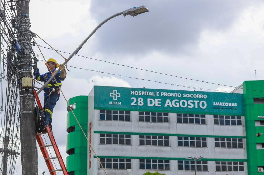 Governo do Amazonas moderniza iluminação pública na área externa do Complexo Hospitalar Sul