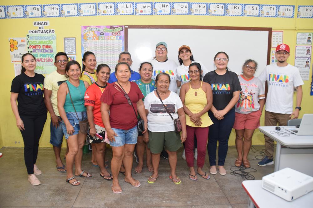 Secretaria de Cultura de Parintins promove reunião com produtores culturais do Distrito do Mocambo