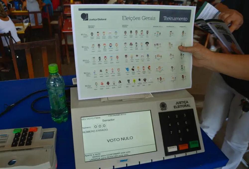 Voto impresso e contagem de cédulas: o que prevê projeto aprovado pela Câmara