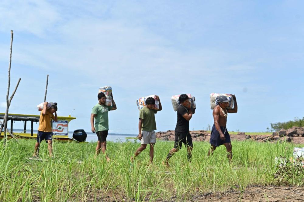 Defesa Civil do Amazonas realiza entrega 400 kg de alimentos para comunidade indígena Tatuyo