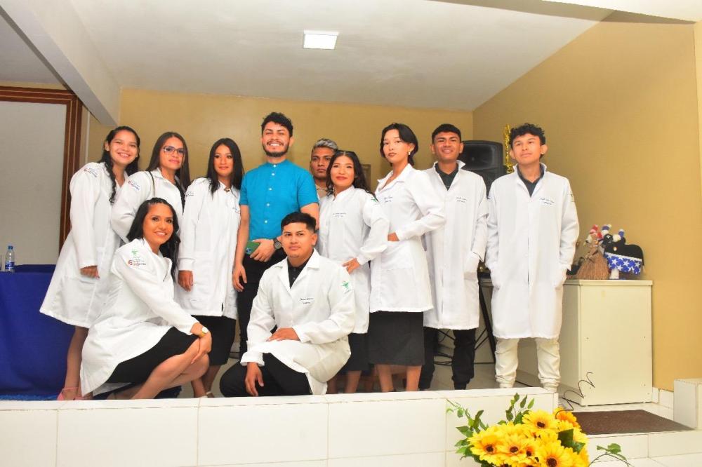 Cerimônia do Jaleco reafirma compromisso dos acadêmicos da Unigrande, em Parintins