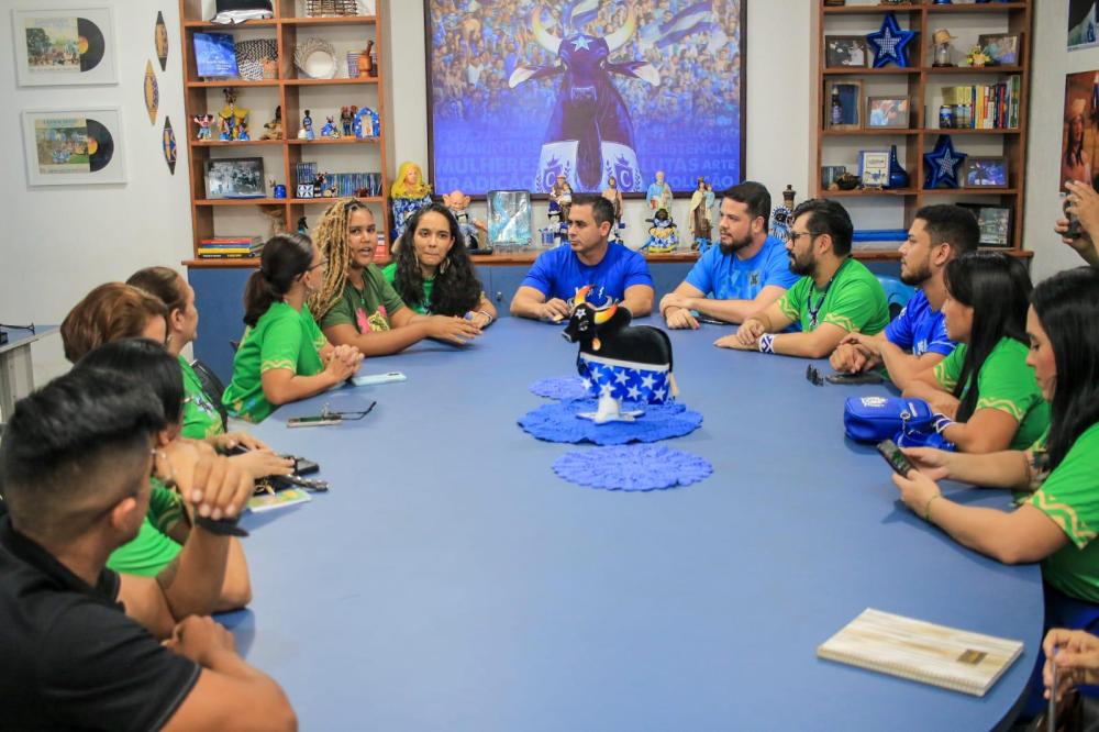 Boi Caprichoso recebe representantes do Movimento Amazônia de Pé e reforça compromisso com a defesa da floresta