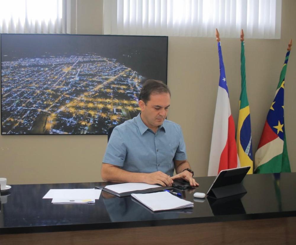 Prefeito Mateus Assayag efetua o pagamento total dos funcionários da Prefeitura de Parintins