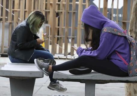 Restrição ao uso do celular nas escolas: quais são as orientações gerais do MEC às redes de ensino