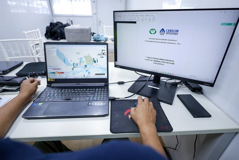 UEA participa de implementação de obra que levará internet de fibra ótica para 12 municípios do Amazonas