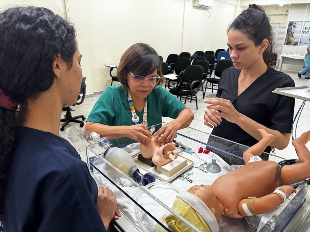 Profissionais da maternidade Moura Tapajóz são capacitados para reanimação de recém-nascidos