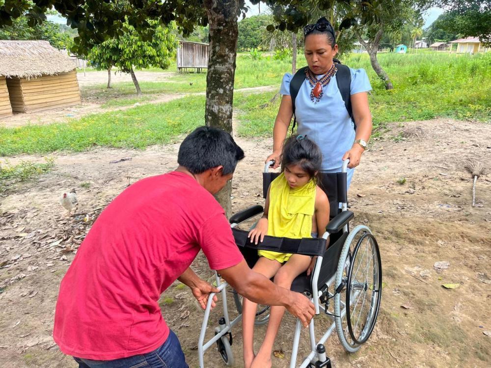 Dsei Parintins realiza entrega de cadeiras de rodas para indígenas com deficiência