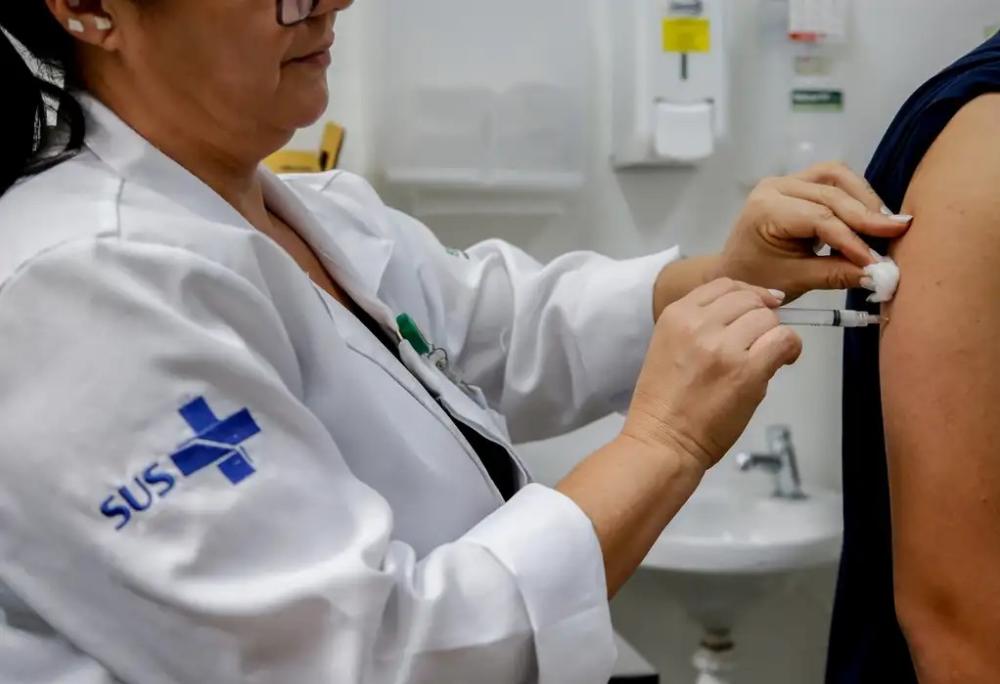 Dengue: MS recomenda remanejar doses da vacina a municípios não contemplados ou ampliar faixas etárias