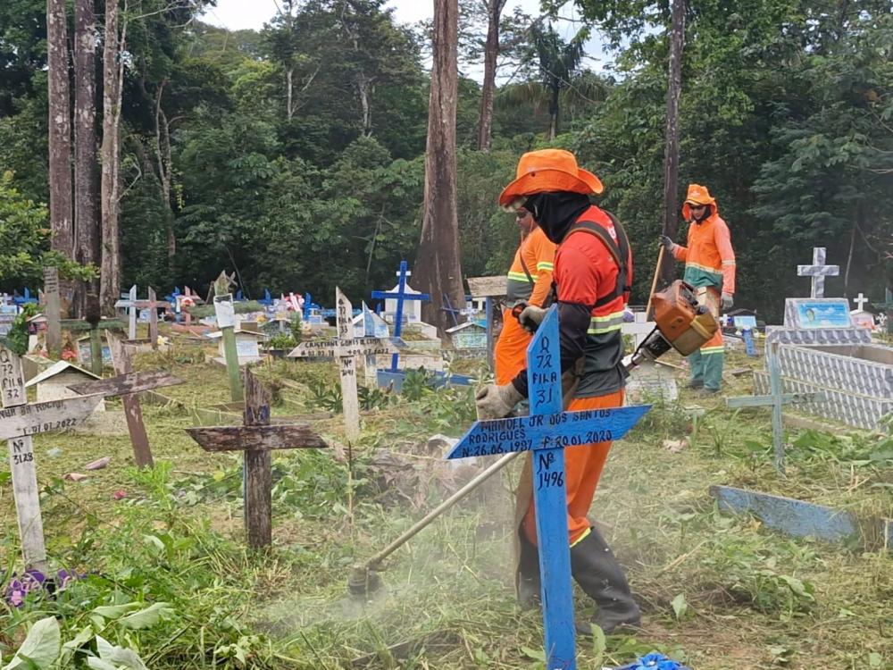Prefeitura de Manaus realiza força-tarefa de limpeza na manhã deste sábado