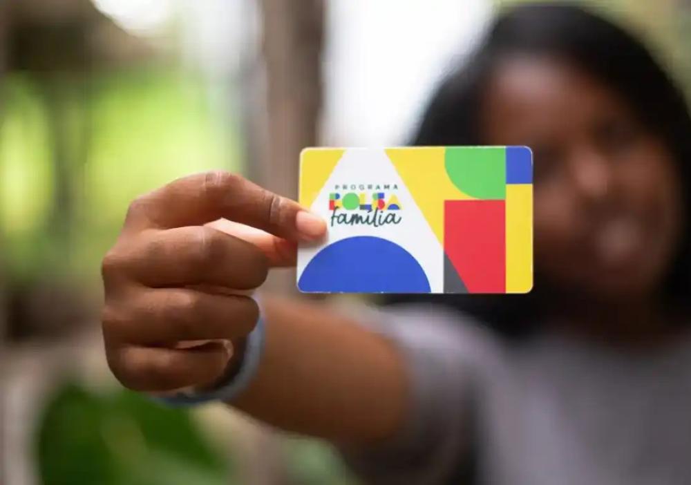 Bolsa Família e Auxílio Gás: pagamentos começam nesta segunda-feira