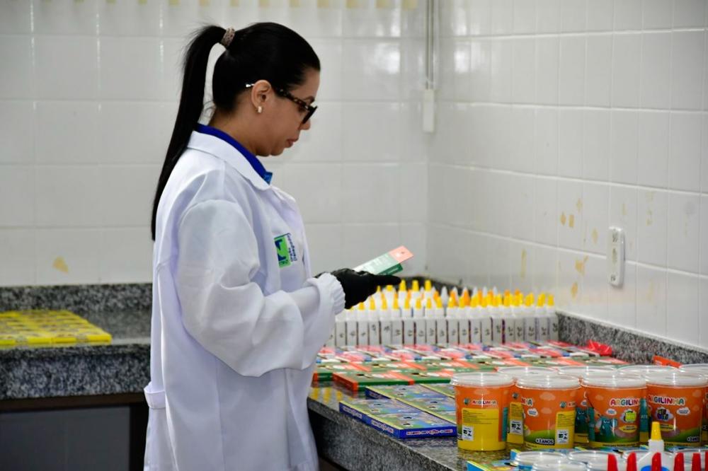 Volta às Aulas: Ipem-AM reprova três marcas de itens escolares comercializadas no estado