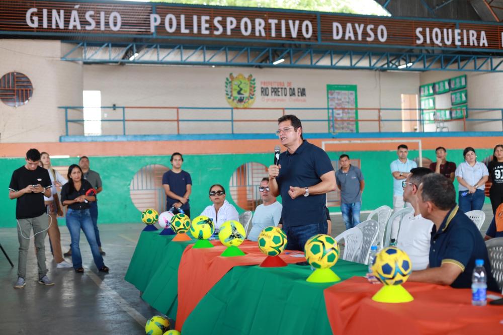 Governo do Amazonas realiza obras de infraestrutura urbana e esportiva em Rio Preto da Eva