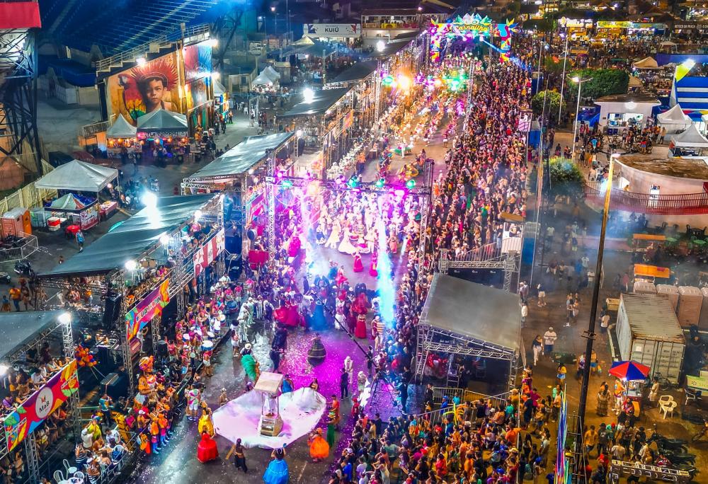 Show de luzes e cores celebra o espetáculo dos blocos da Chave Especial na disputa pelo título do Carnailha 2025