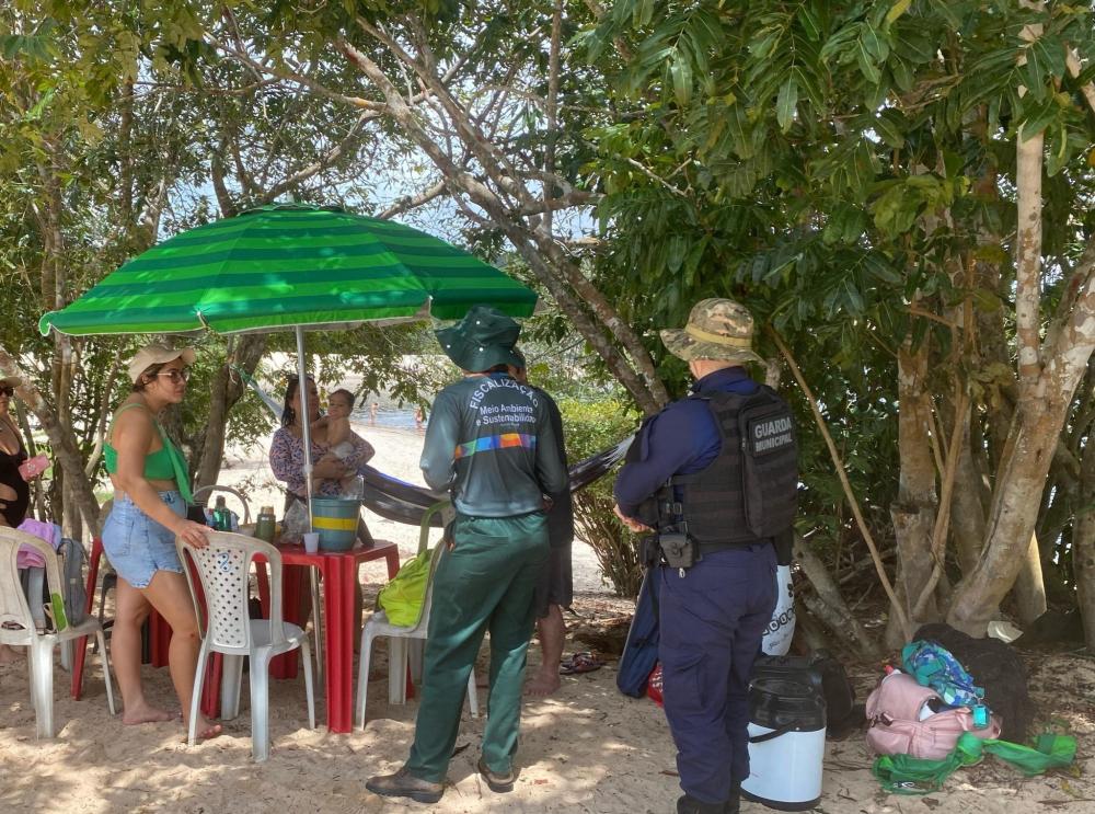 Prefeitura de Manaus intensifica fiscalização na praia do Tupé para o cumprimento do regulamento de uso