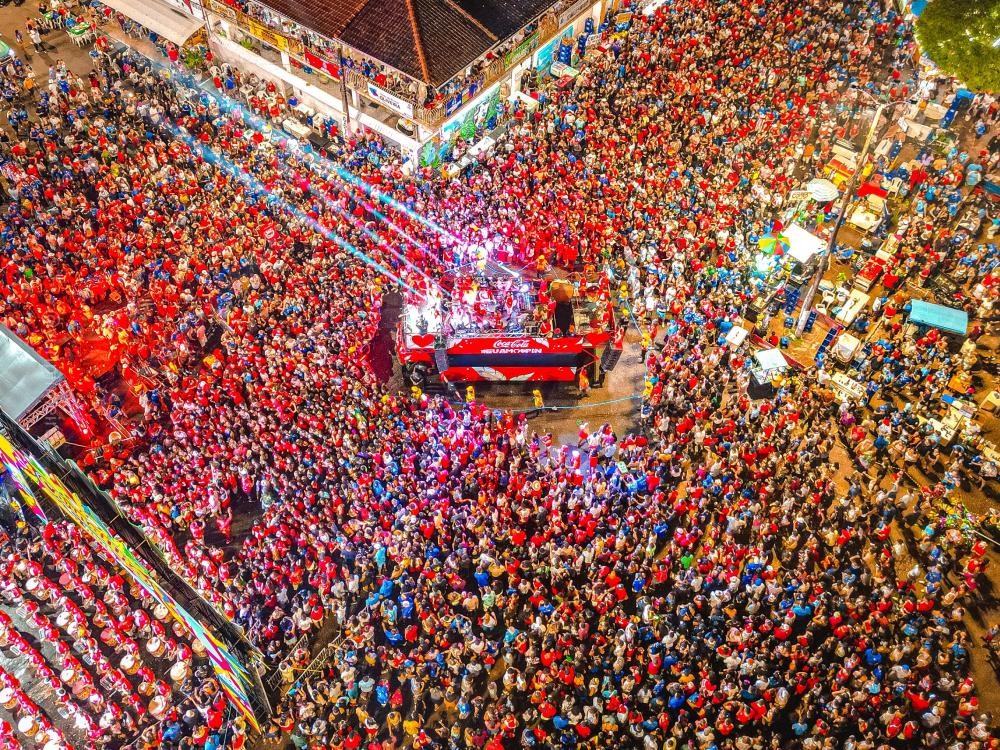 Carnaboi leva milhares de pessoas para o Circuito Carnailha