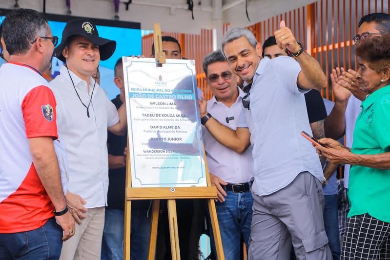 Prefeito David Almeida entrega nova feira municipal no São Jorge e reafirma transformação dos espaços públicos
