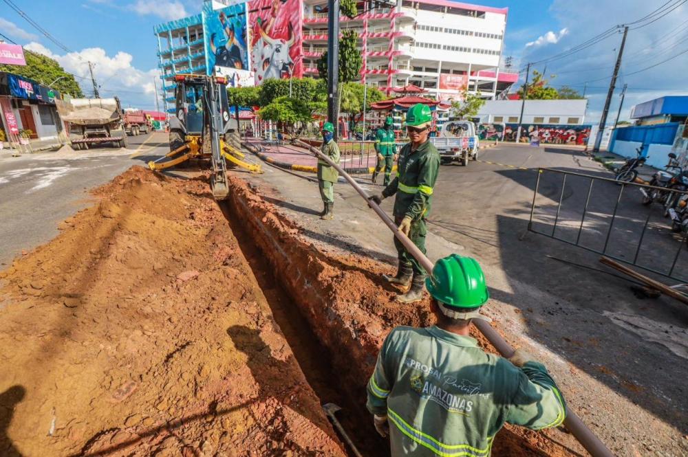 Prosai Parintins: Obras da rede de água avançam na cidade e atingem 55% de execução