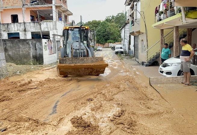 Prefeitura de Manaus atua desde a madrugada para minimizar impactos das chuvas e reforça ações emergenciais