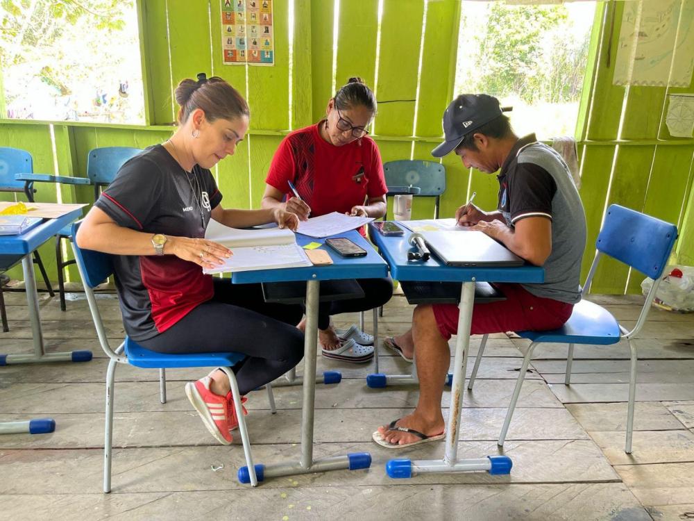 Prefeitura de Manaus leva assessoria pedagógica ao espaço indígena Wekt Dtpoa