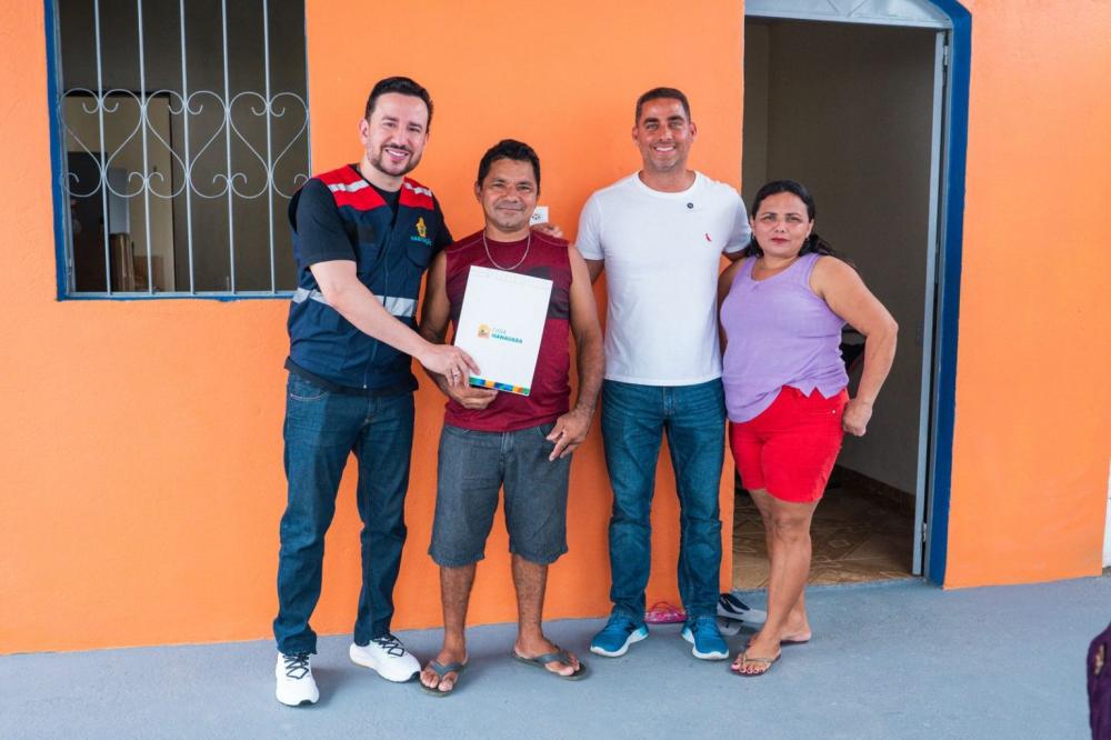 Prefeitura de Manaus entrega 17 casas reformadas no Dia do Trabalhador e transforma vidas em comunidades da capital