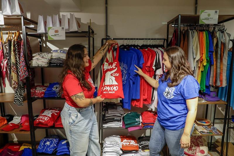 Festival de Parintins 2025: Festa dos bumbás impulsiona vendas no comércio da capital