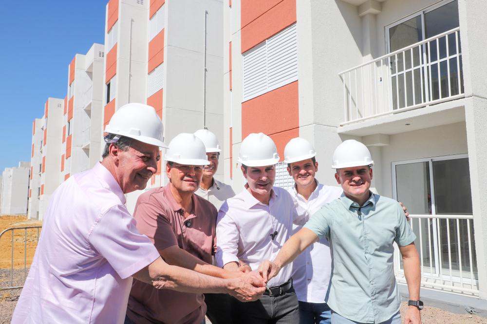 Prefeito David Almeida lidera agenda com ministro das Cidades e senadores em vistoria ao ‘Minha Casa, Minha Vida’ em Manaus