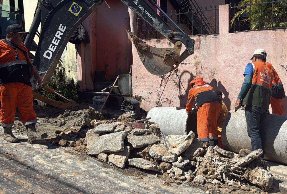 Prefeitura de Manaus atua na recuperação de rede de drenagem no bairro São Francisco