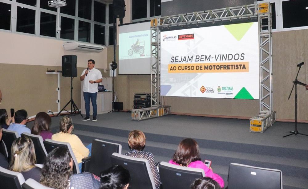 Maio Amarelo: Detran-AM inicia Curso de Motofretista e Wilson Lima anuncia linha de crédito para a categoria