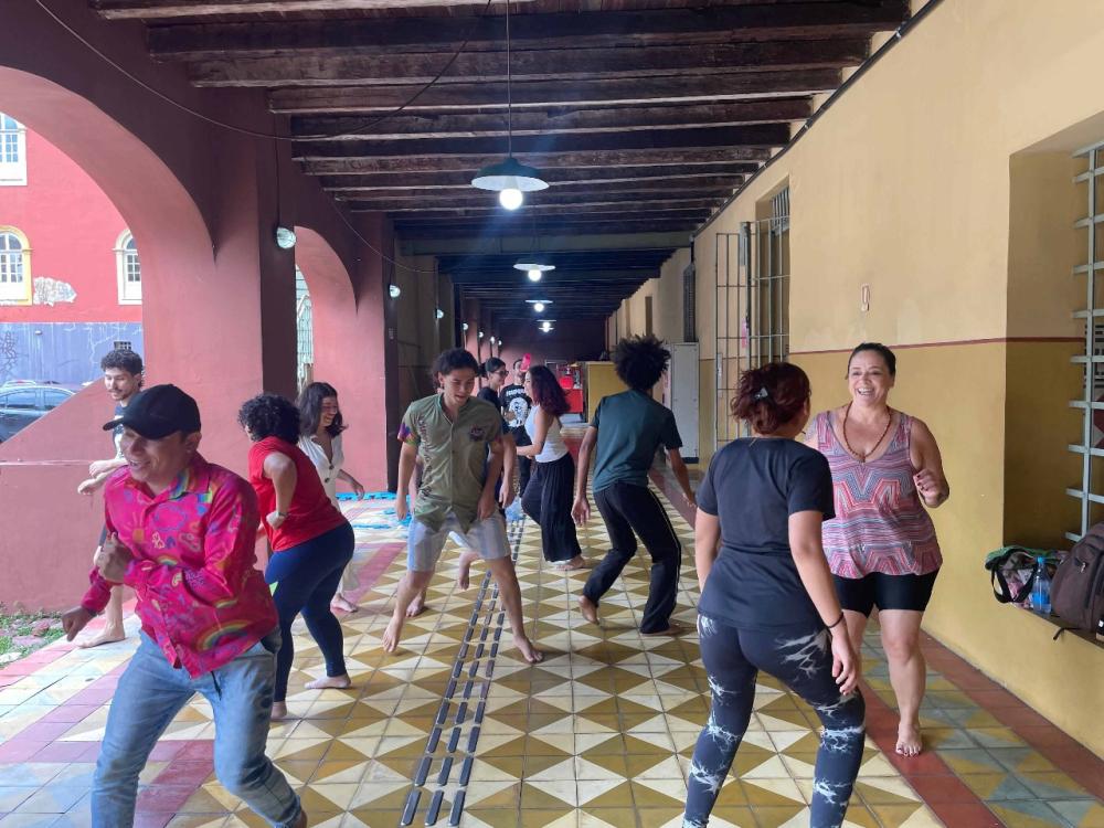 Oficinas de técnicas circenses e teatrais iniciam em Manaus com proposta artística e imersiva