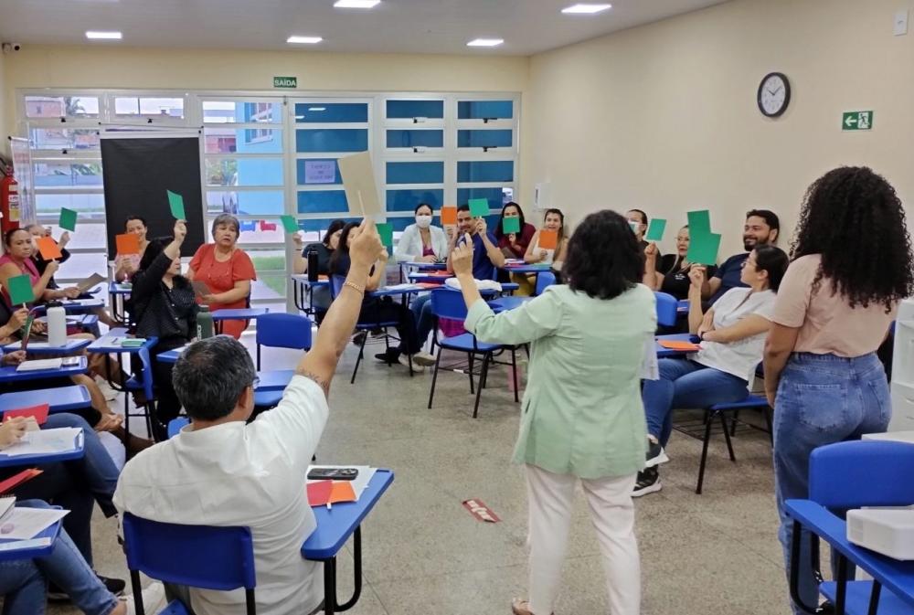 Profissionais de saúde da prefeitura participam de curso de atualização em pré-natal