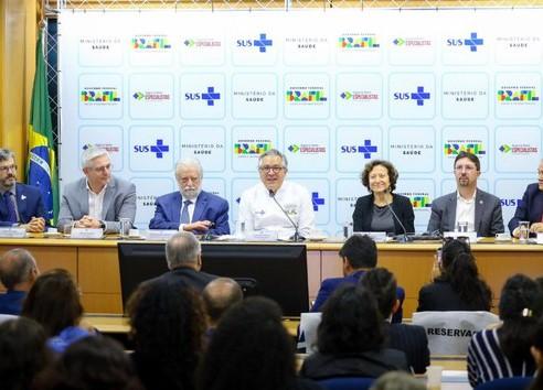 Saúde anuncia 3 mil novas bolsas de residência e 500 vagas para especialistas no SUS