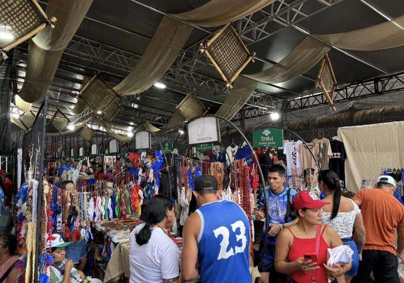 Festival de Parintins 2025: Cachaça indígena conquista visitantes na 5ª Feira de Artesanato da Fepiam