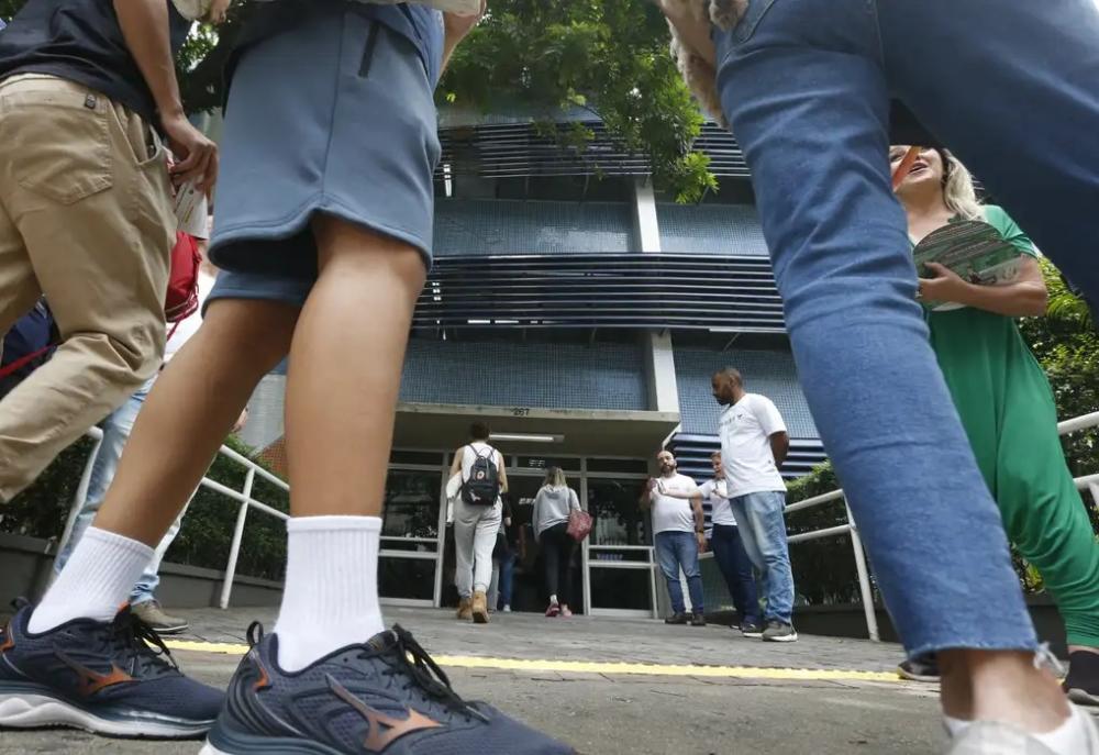 Penas mais duras para crimes em escolas entram em vigor Penas mais duras para crimes em escolas entram em vigor
