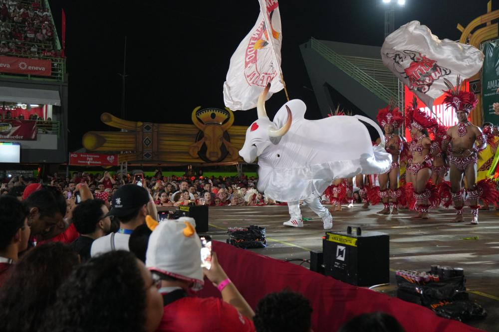 Garantido celebra 33º título com festa no Sambódromo e despedida de item oficial
