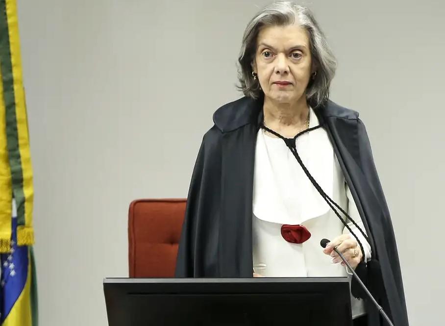 STF tem placar de 4 votos a 0 para manter cautelares contra Bolsonaro STF tem placar de 4 votos a 0 para manter cautelares contra Bolsonaro
