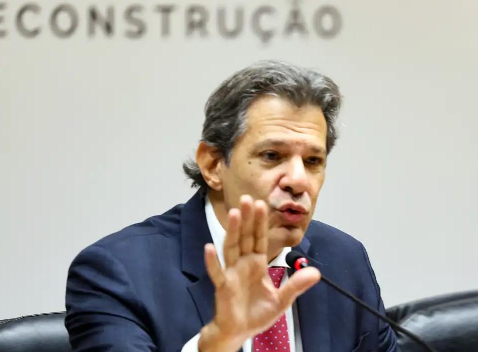 Brasil não sairá da mesa de negociação com EUA, diz Haddad